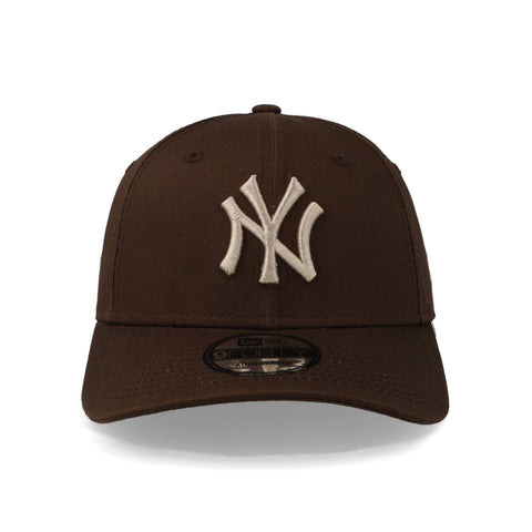 Gorra New Era 9 Forty MLB Yankees League Essential Chocolate Unitalla
