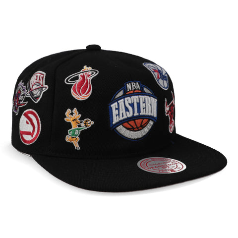 Gorra Mitchell & Ness NBA All Over Conference Deadstock East