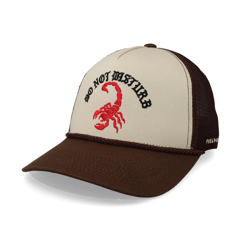 Gorra Field Grade Not Disturb Café con Beige Unitalla