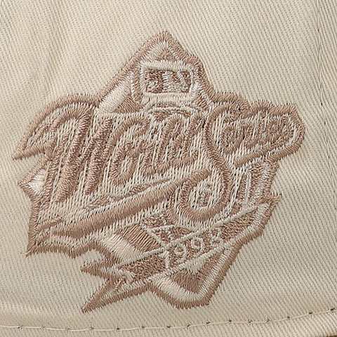 Gorra New Era 59 Fifty MLB Yankees Patch Beige Cerrada