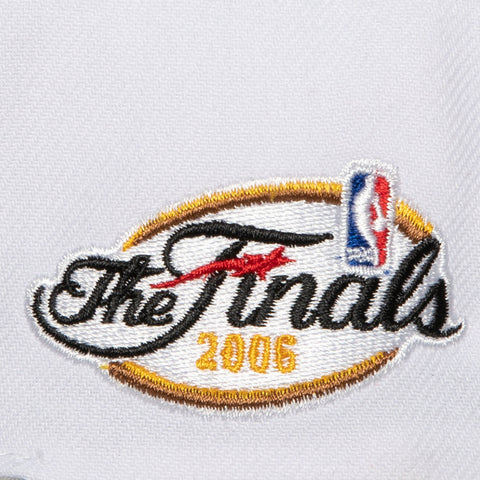 Gorra Mitchell & Ness Nba Cement Top Heat Miami Gris Unitall