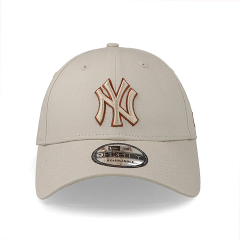 Gorra New Era 9 Forty MLB Yankees Team Outline Beige Unitalla