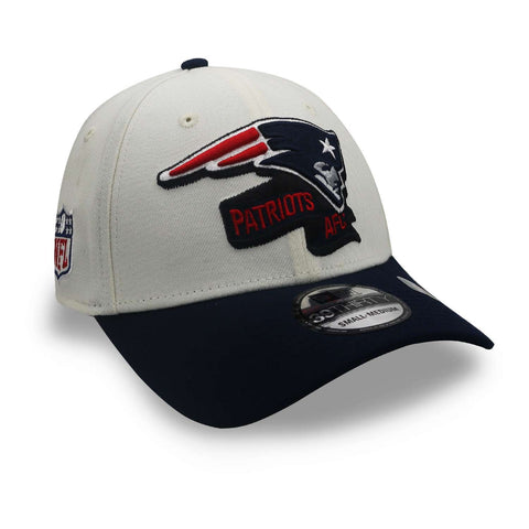 Gorra New Era 39 Thirty NFL Patriots Sideline Beige Cerrada
