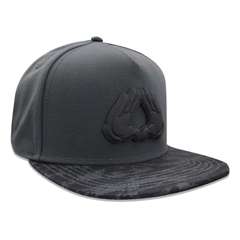 Gorra Cayler & Sons Dynasty Plated Negro Unitalla