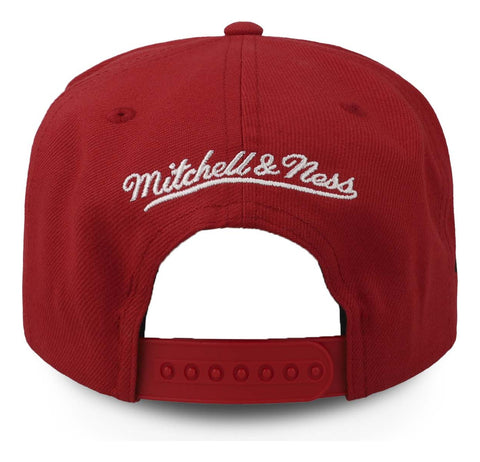 Gorra Mitchell & Ness Nba Conference Patch Bulls Rojo Unital
