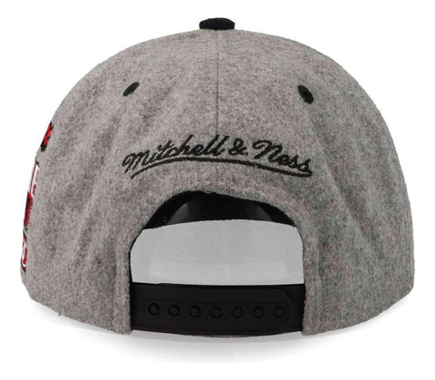 Gorra Mitchell & Ness Nba Melton Patch Snapback Heat Gris Un