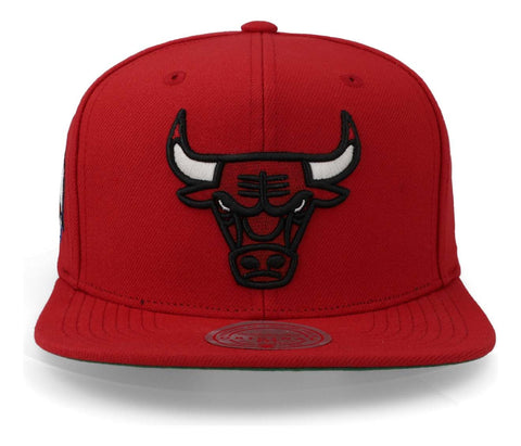 Gorra Mitchell & Ness Nba Conference Patch Bulls Rojo Unital