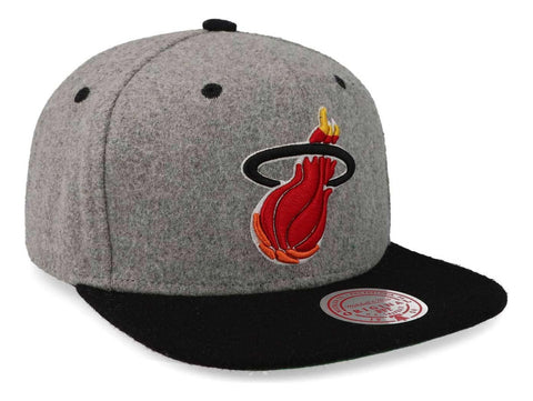 Gorra Mitchell & Ness Nba Melton Patch Snapback Heat Gris Un
