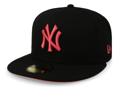 Gorra New Era 59 Fifty MLB Yankees Style Activist Negro Cerrada